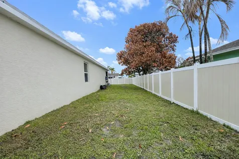 1040 SW Canary Terrace Port St Lucie FL 34953