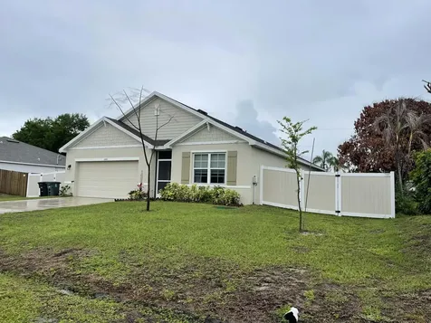 1040 SW Canary Terrace Port St Lucie FL 34953