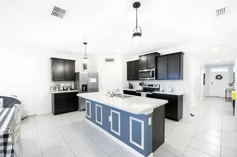 1040 SW Canary Terrace Port St Lucie FL 34953