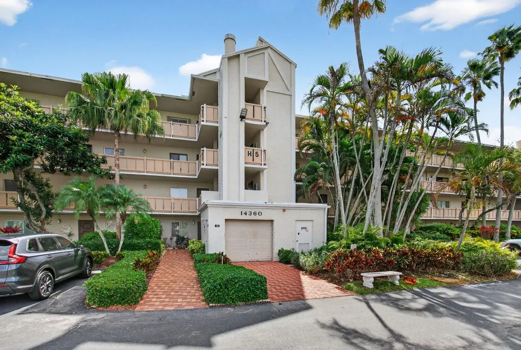 14360 Strathmore Lane Delray Beach FL 33446
