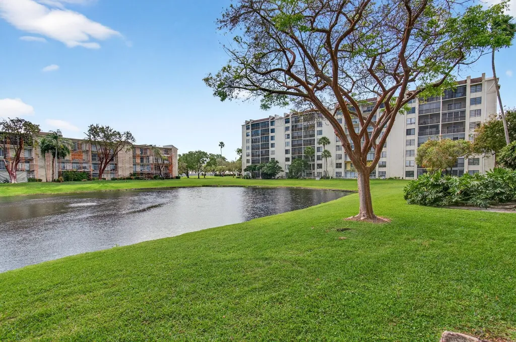 14360 Strathmore Lane Delray Beach FL 33446