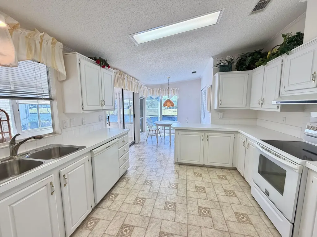 3317 Ironwood Avenue Port St Lucie FL 34952