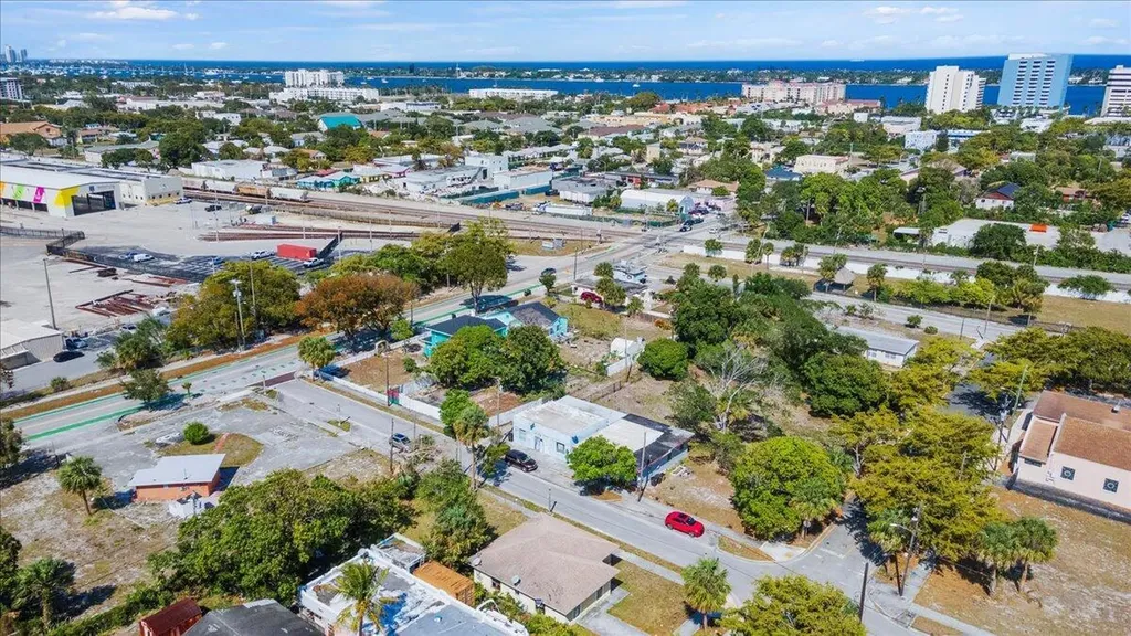 1504 N Sapodilla Avenue West Palm Beach FL 33401