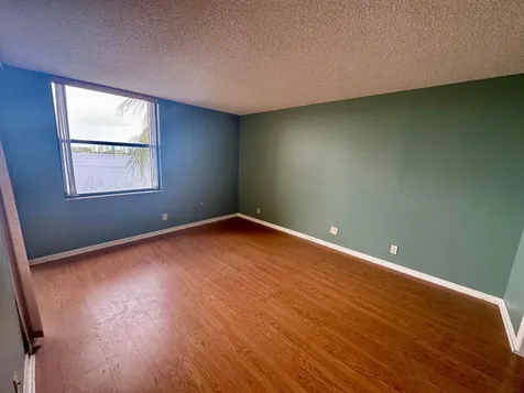 110 Lake Emerald Drive Oakland Park FL 33309
