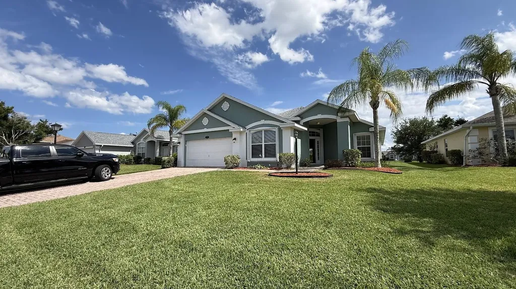 515 S Valencia Circle Circle SW Vero Beach FL 32968