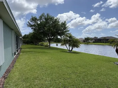 515 S Valencia Circle Circle SW Vero Beach FL 32968