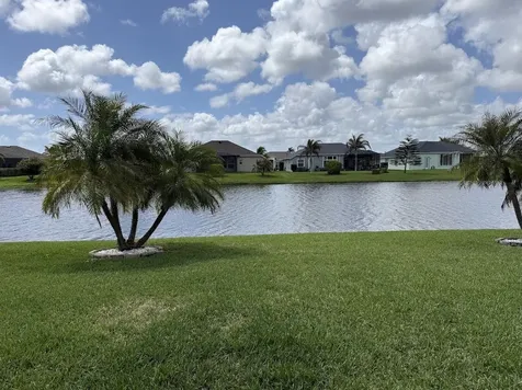 515 S Valencia Circle Circle SW Vero Beach FL 32968