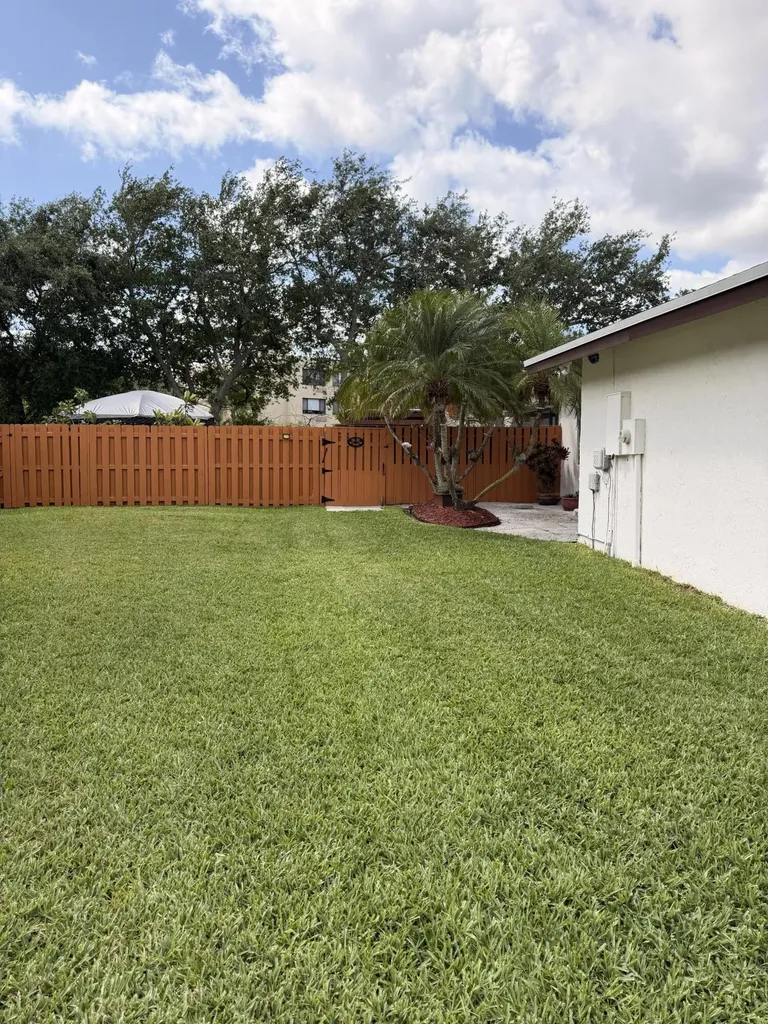 9914 NW 52nd Street Sunrise FL 33351