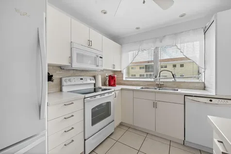 4047 NW 16th Street Lauderhill FL 33313