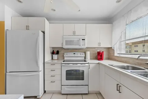 4047 NW 16th Street Lauderhill FL 33313