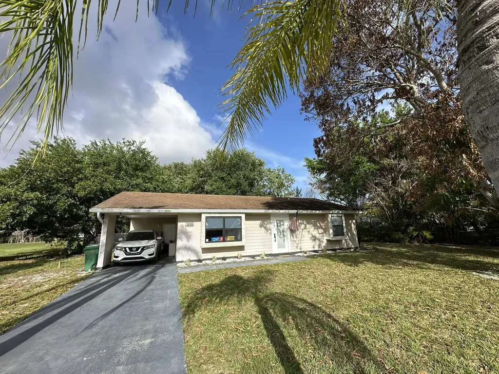 1818 SE Vesthaven Court Port St Lucie FL 34952