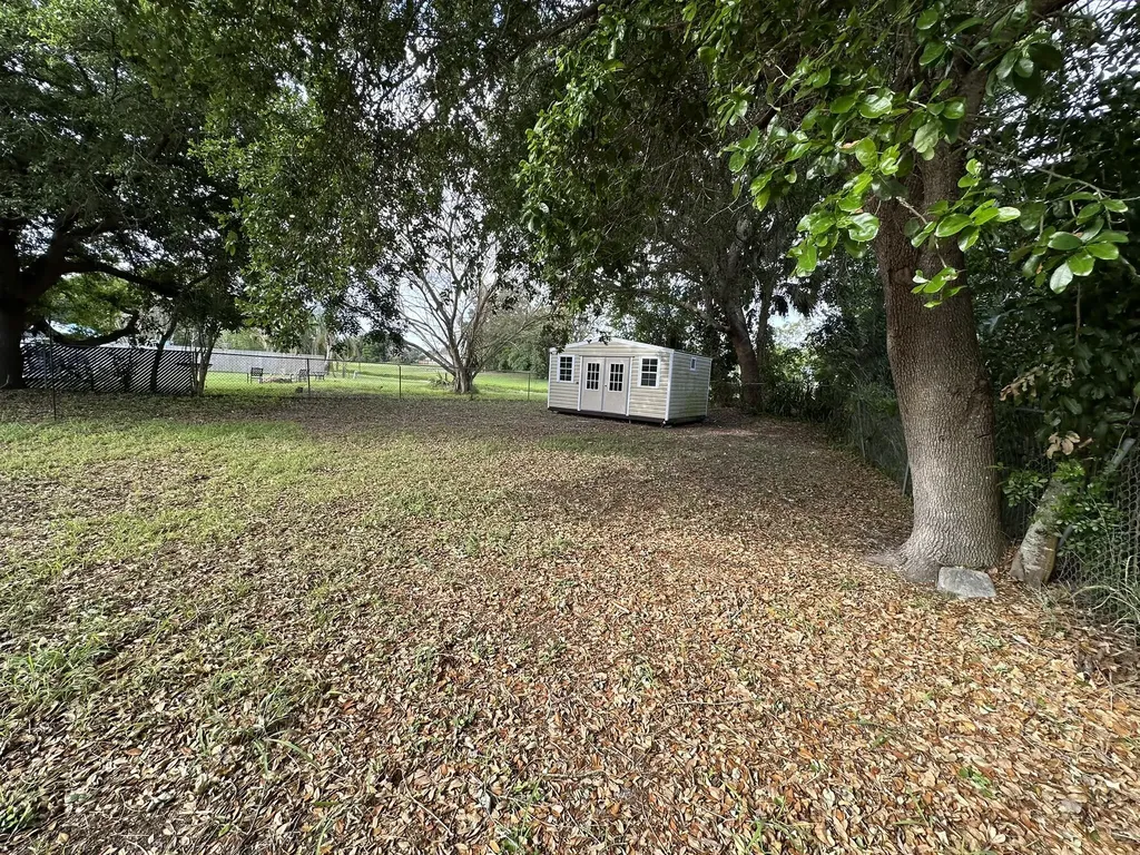 1818 SE Vesthaven Court Port St Lucie FL 34952