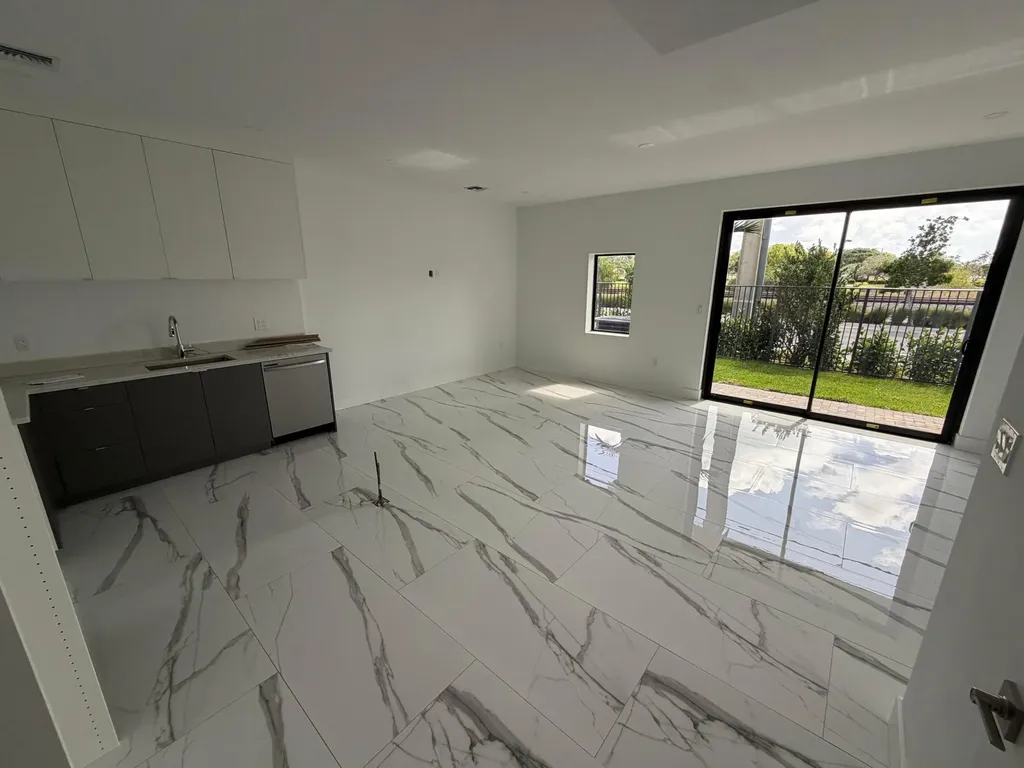 1544 NW 1st Avenue Pompano Beach FL 33060