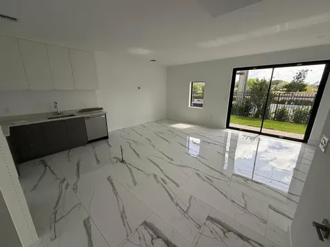 1544 NW 1st Avenue Pompano Beach FL 33060