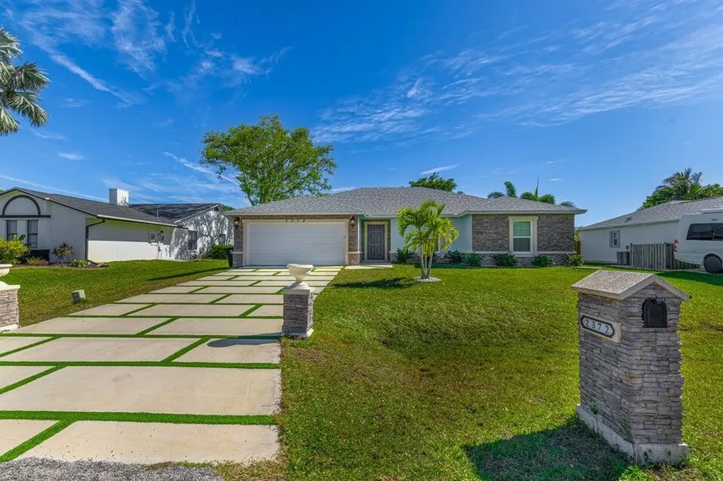 2372 SE Maslan Avenue Port St Lucie FL 34952