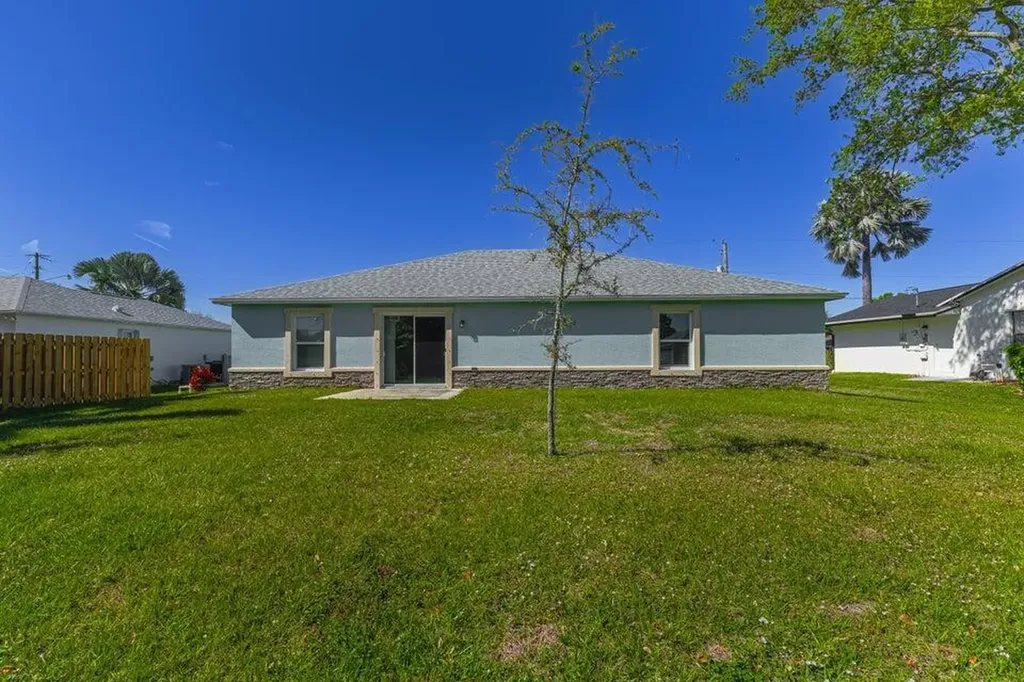 2372 SE Maslan Avenue Port St Lucie FL 34952