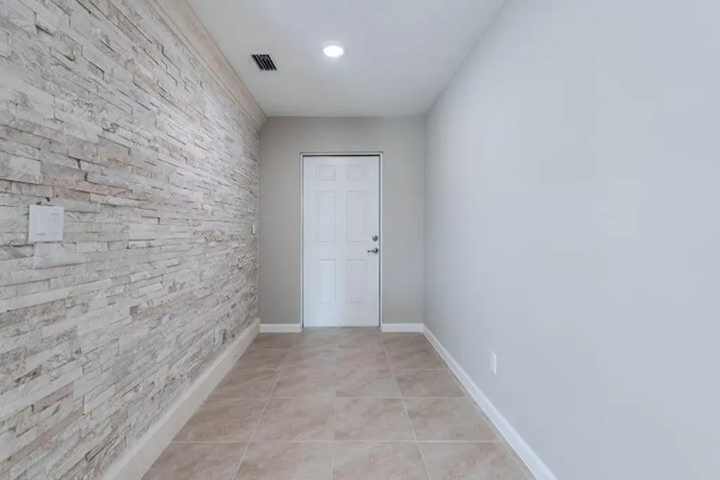 2372 SE Maslan Avenue Port St Lucie FL 34952