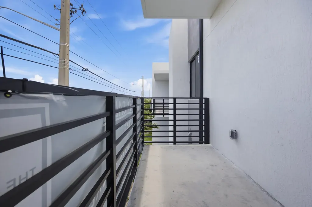 1546 NW 1st Avenue Pompano Beach FL 33060