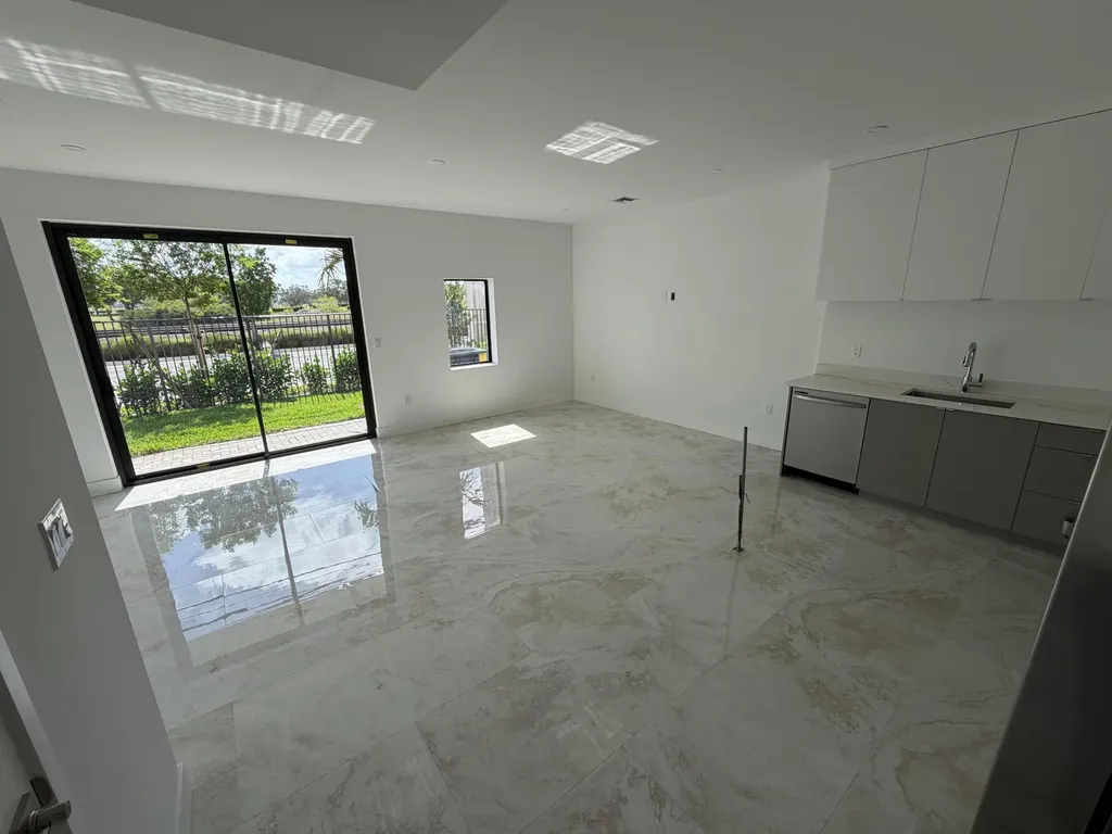 111 NW 15th Court Pompano Beach FL 33060