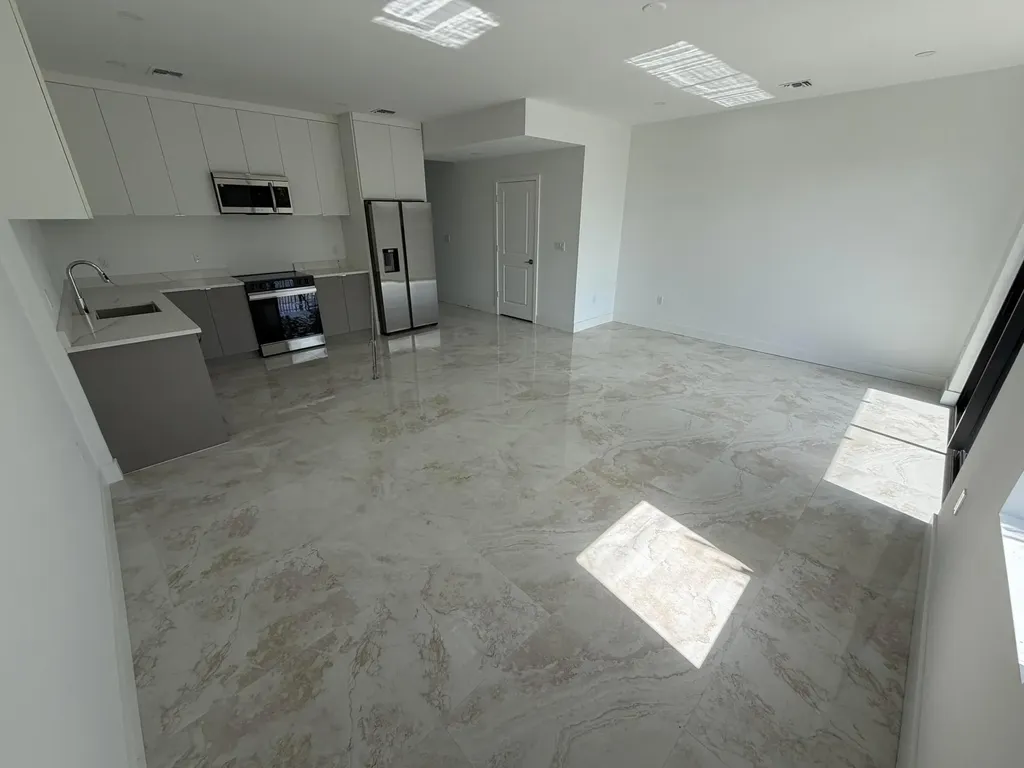 1546 NW 1st Avenue Pompano Beach FL 33060