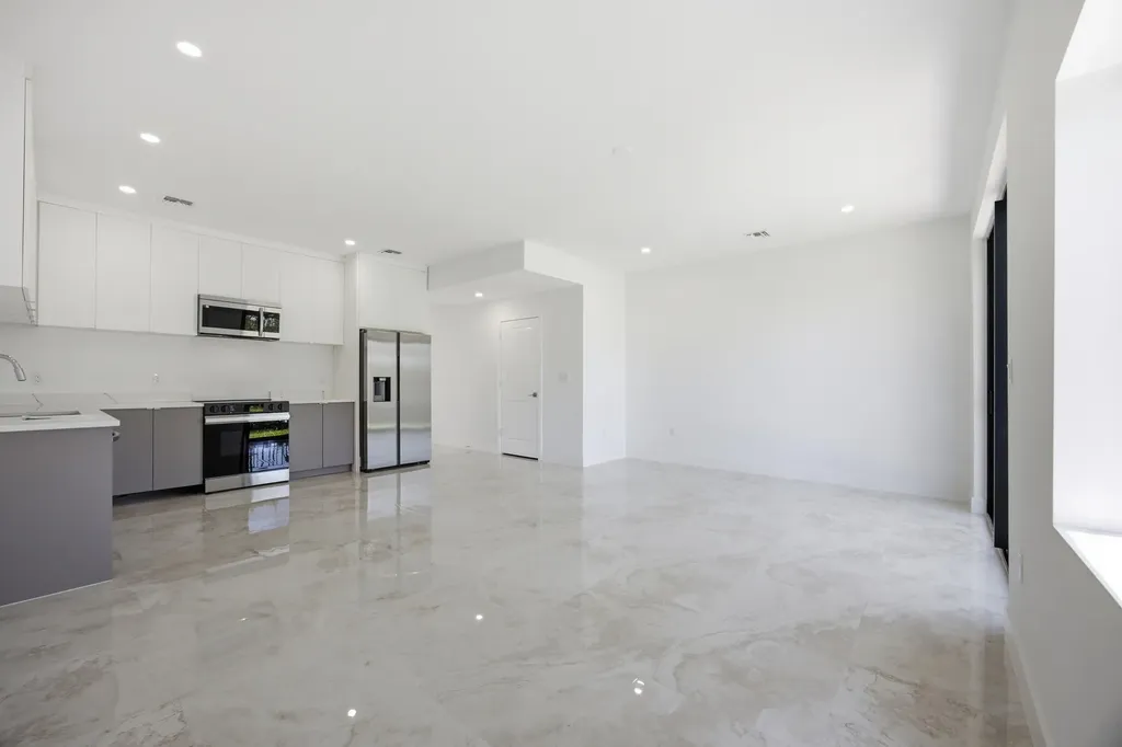 1546 NW 1st Avenue Pompano Beach FL 33060