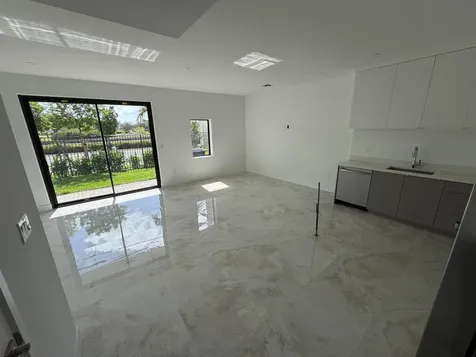 1546 NW 1st Avenue Pompano Beach FL 33060