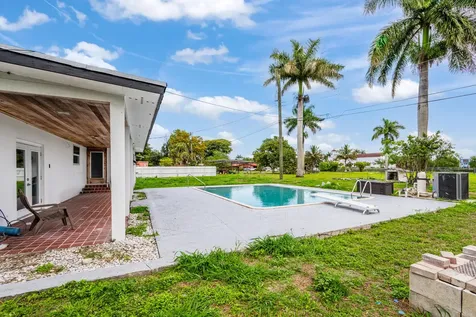 360 Kismet Avenue Pahokee FL 33476