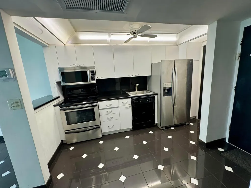 5401 Collins Avenue Miami Beach FL 33140