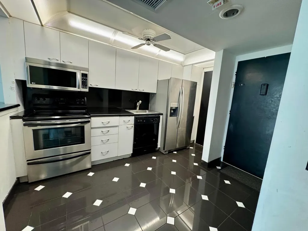 5401 Collins Avenue Miami Beach FL 33140