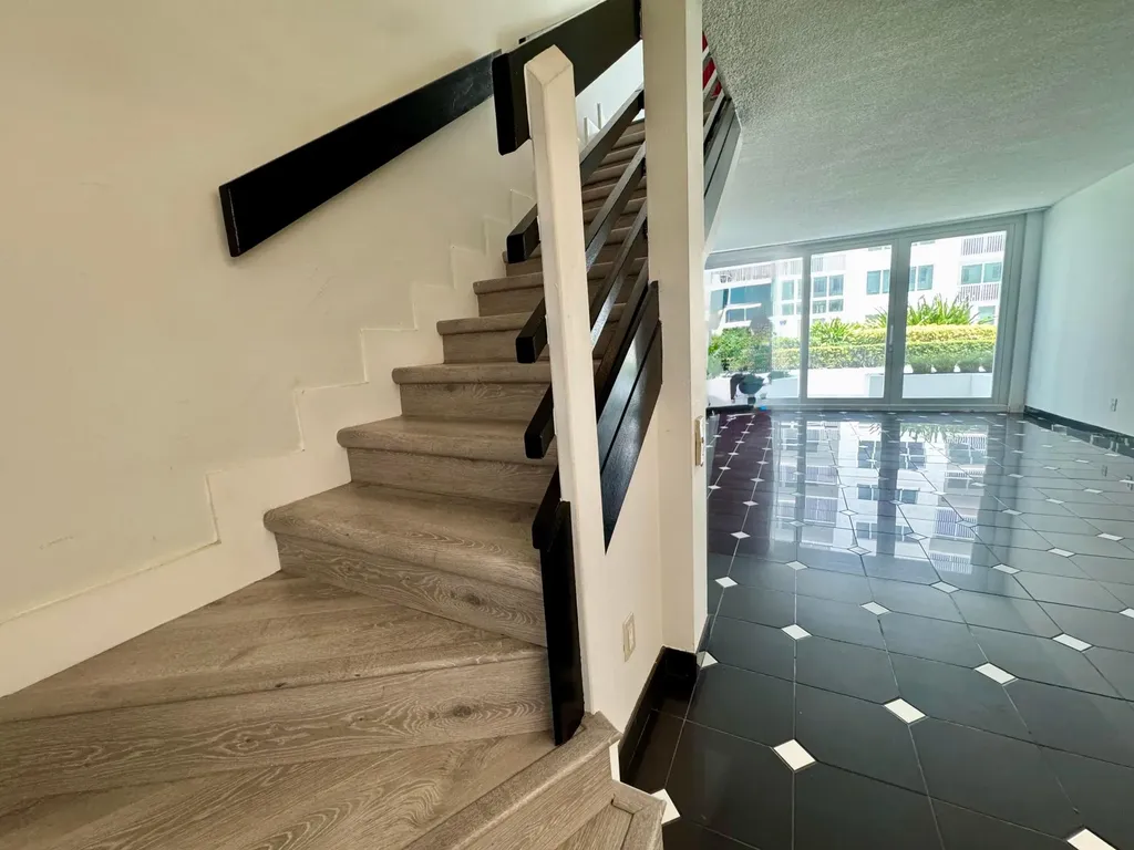 5401 Collins Avenue Miami Beach FL 33140