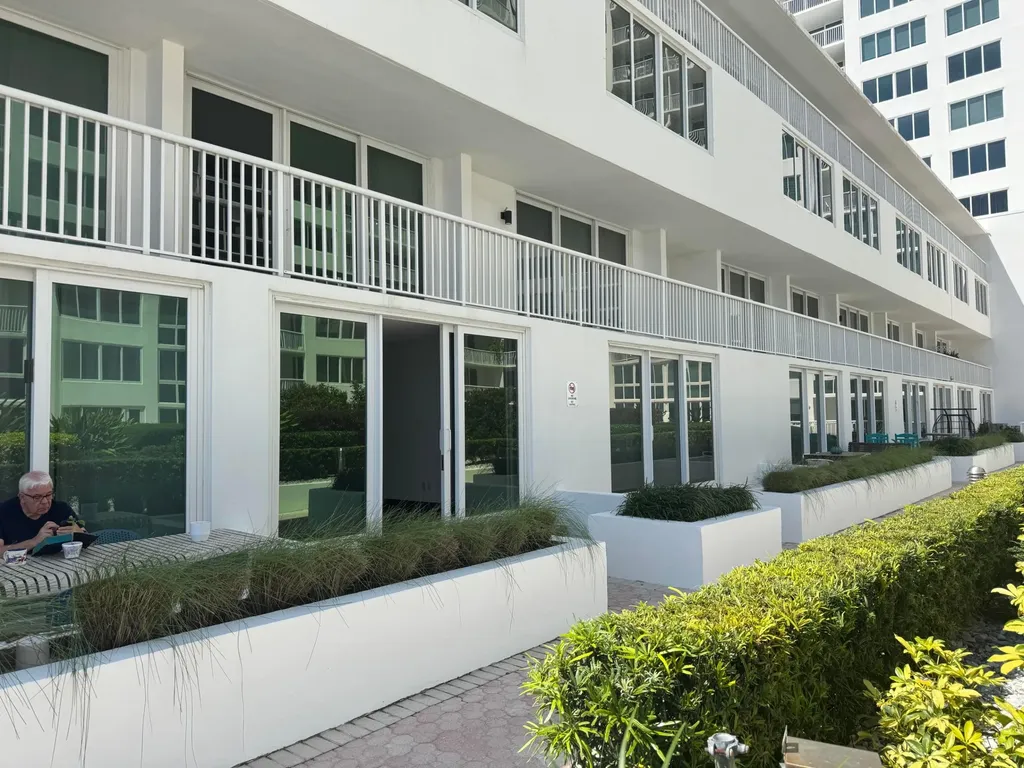 5401 Collins Avenue Miami Beach FL 33140