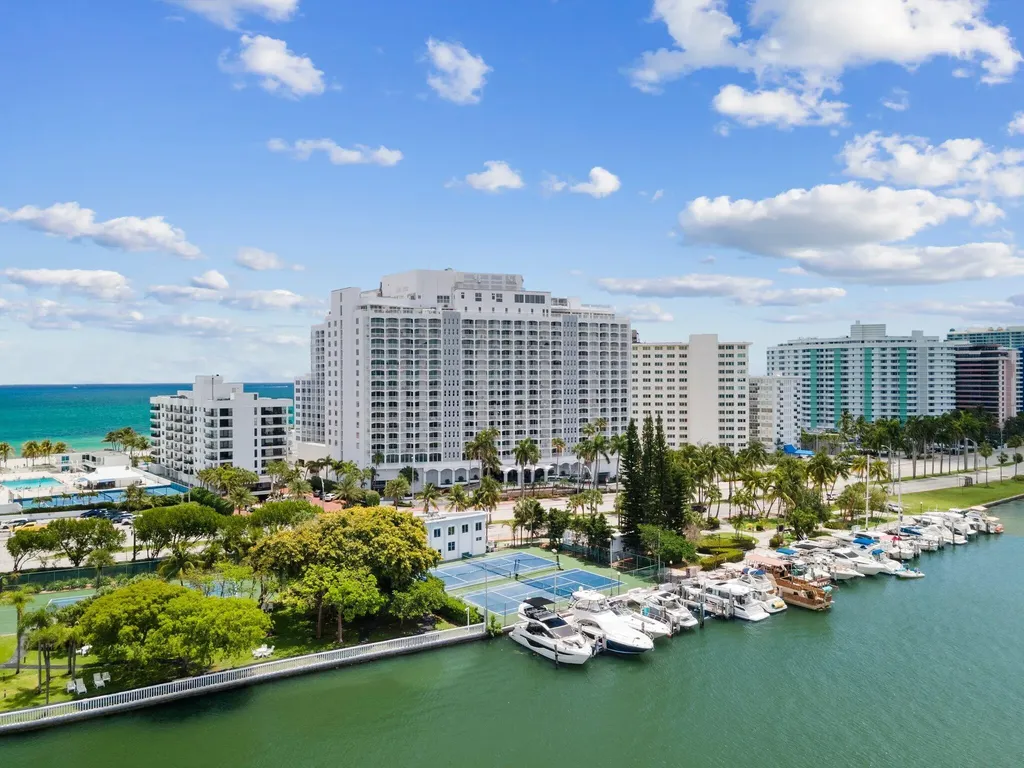 5401 Collins Avenue Miami Beach FL 33140