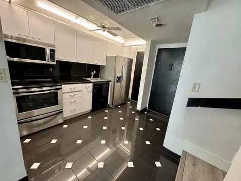 5401 Collins Avenue Miami Beach FL 33140