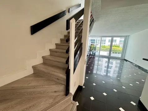5401 Collins Avenue Miami Beach FL 33140