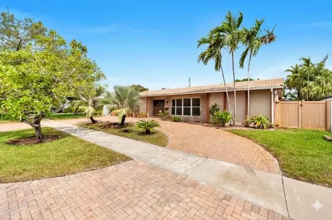 1915 NE 208th Terrace Miami FL 33179