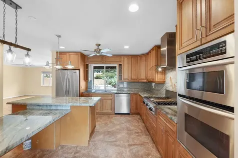 1915 NE 208th Terrace Miami FL 33179