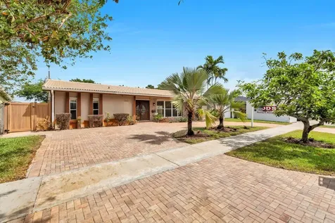 1915 NE 208th Terrace Miami FL 33179