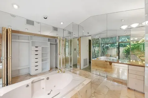 1915 NE 208th Terrace Miami FL 33179