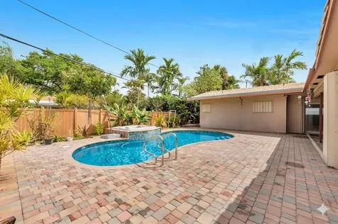 1915 NE 208th Terrace Miami FL 33179