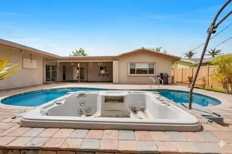 1915 NE 208th Terrace Miami FL 33179