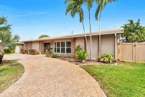 1915 NE 208th Terrace Miami FL 33179