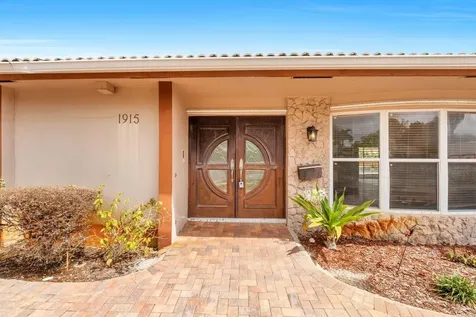 1915 NE 208th Terrace Miami FL 33179
