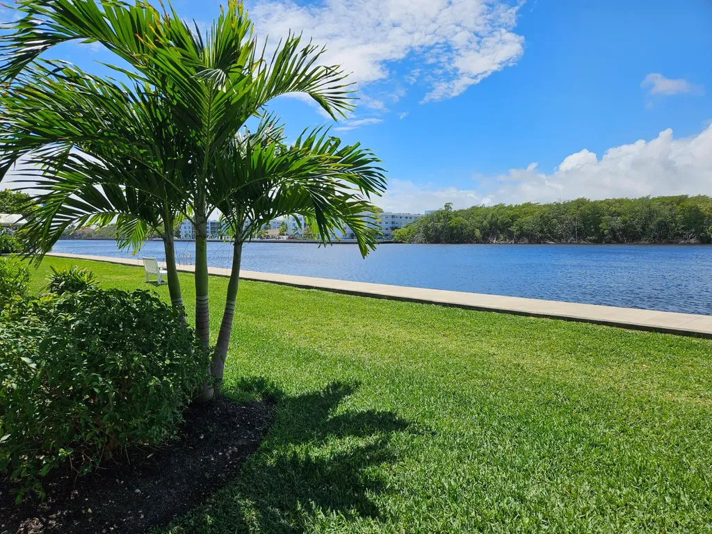 5530 N Ocean Boulevard Ocean Ridge FL 33435