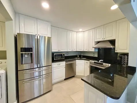 140 Lake Pine Circle Greenacres FL 33463