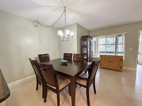 140 Lake Pine Circle Greenacres FL 33463