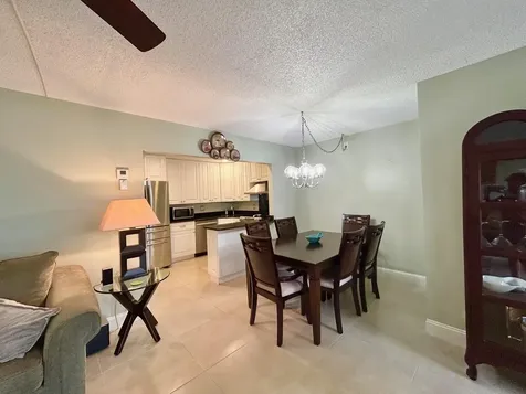 140 Lake Pine Circle Greenacres FL 33463