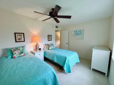 140 Lake Pine Circle Greenacres FL 33463