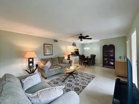 140 Lake Pine Circle Greenacres FL 33463