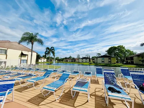 140 Lake Pine Circle Greenacres FL 33463