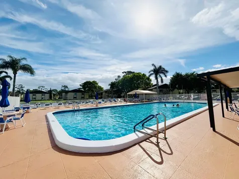 140 Lake Pine Circle Greenacres FL 33463
